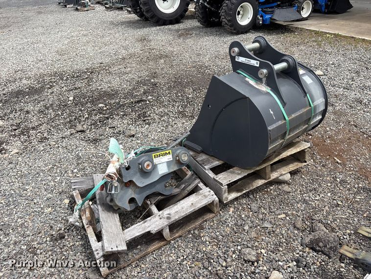 image for item ET0683 CNH Industrial CNH33.37 excavator attachments