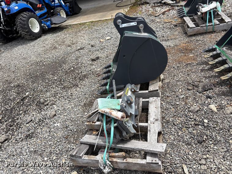 image for item ET0683 CNH Industrial CNH33.37 excavator attachments