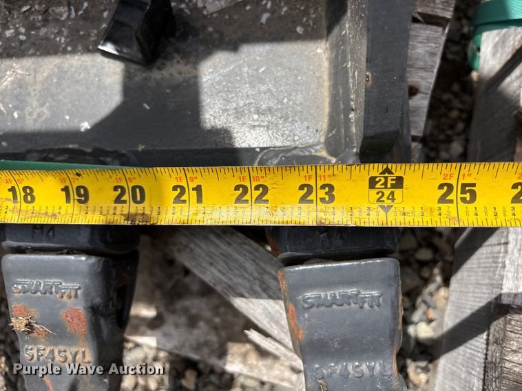image for item ET0683 CNH Industrial CNH33.37 excavator attachments
