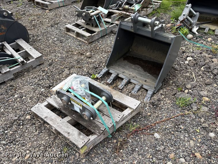 CNH Industrial CNH33.37 excavator attachments