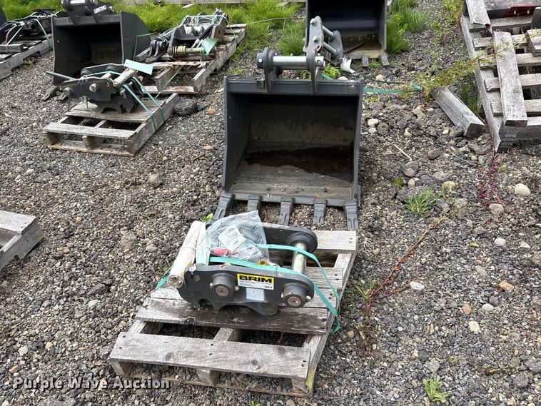 image for item ET0692 CNH Industrial CNH33.37 excavator attachments