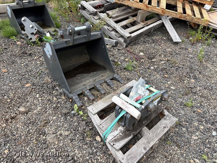 image for item ET0692 CNH Industrial CNH33.37 excavator attachments
