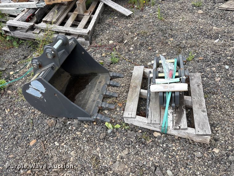 image for item ET0692 CNH Industrial CNH33.37 excavator attachments