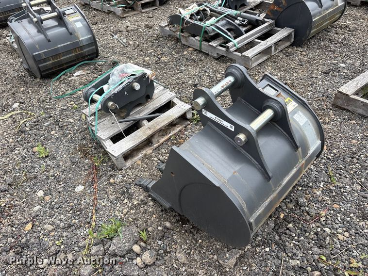 image for item ET0692 CNH Industrial CNH33.37 excavator attachments