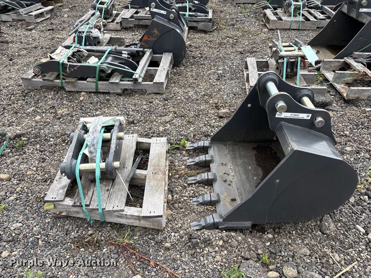 image for item ET0692 CNH Industrial CNH33.37 excavator attachments