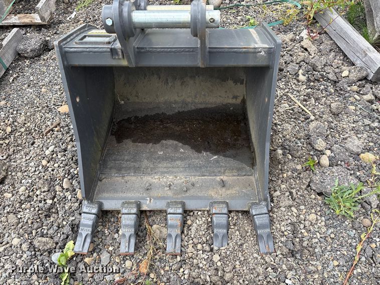 image for item ET0692 CNH Industrial CNH33.37 excavator attachments