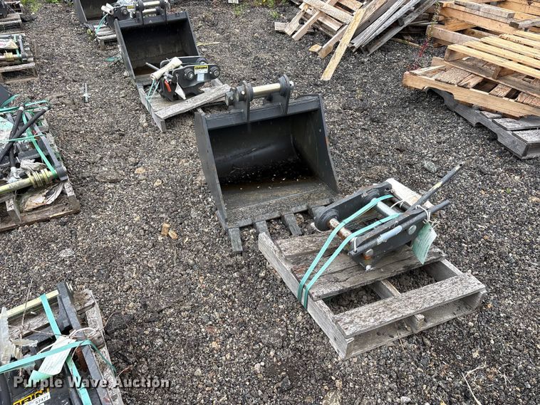 image for item ET0694 CNH Industrial CNH33.37 excavator attachments