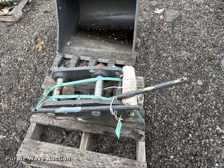 image for item ET0694 CNH Industrial CNH33.37 excavator attachments