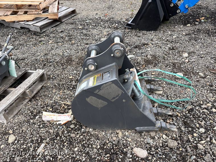 image for item ET0695 CNH Industrial CNH33.37 excavator attachments