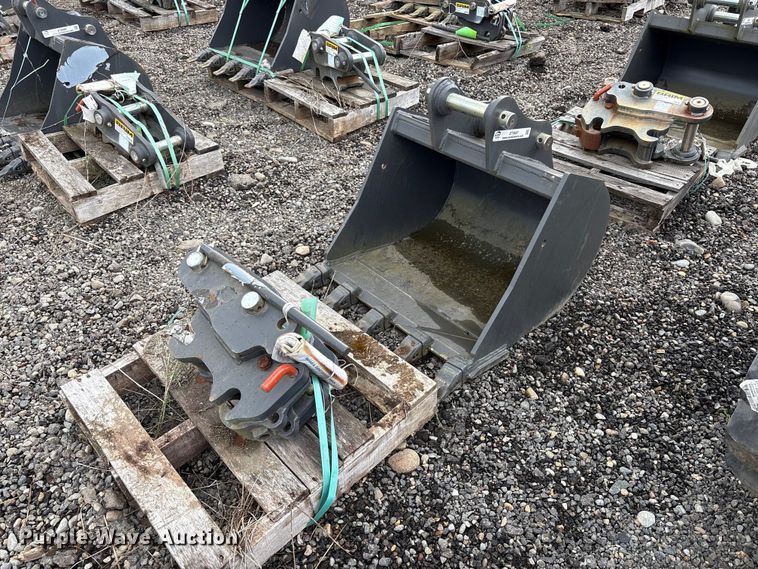 CNH Industrial CNH33.37 excavator attachments