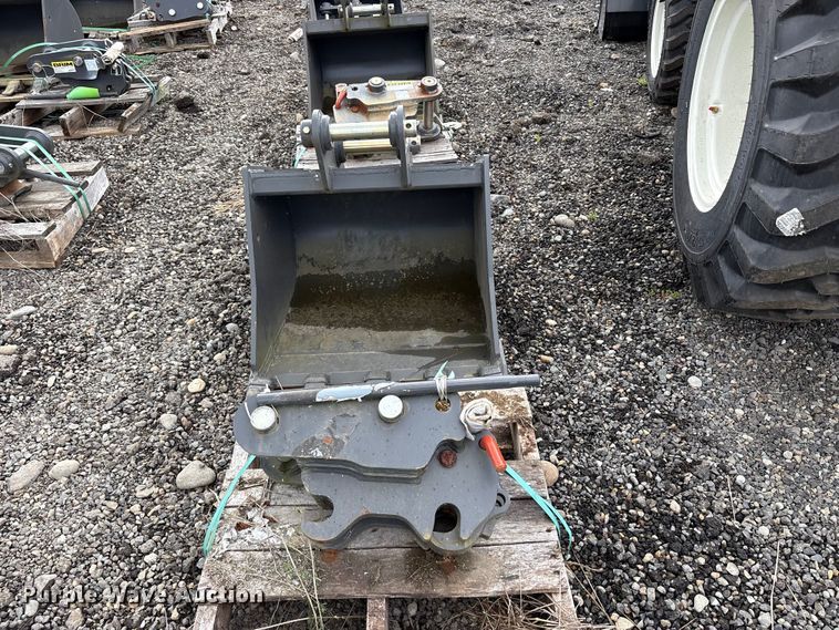 image for item ET0697 CNH Industrial CNH33.37 excavator attachments