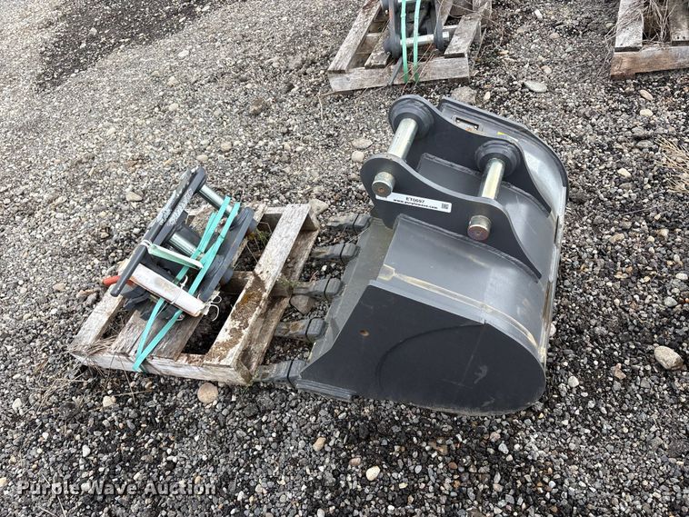 image for item ET0697 CNH Industrial CNH33.37 excavator attachments