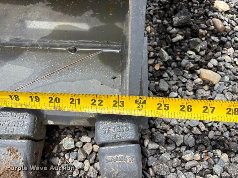 image for item ET0697 CNH Industrial CNH33.37 excavator attachments