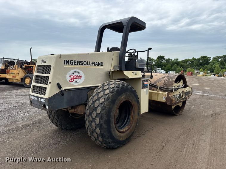 image for item ET6275 1999 Ingersoll Rand SD100D single drum vibratory roller