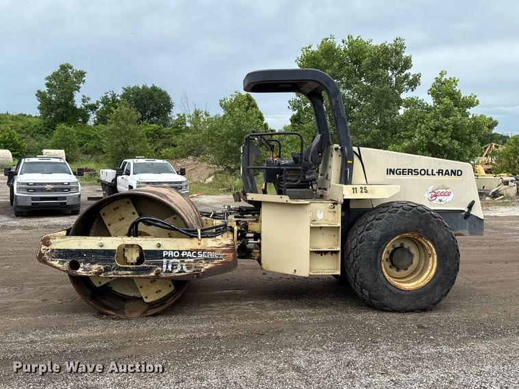 image for item ET6275 1999 Ingersoll Rand SD100D single drum vibratory roller