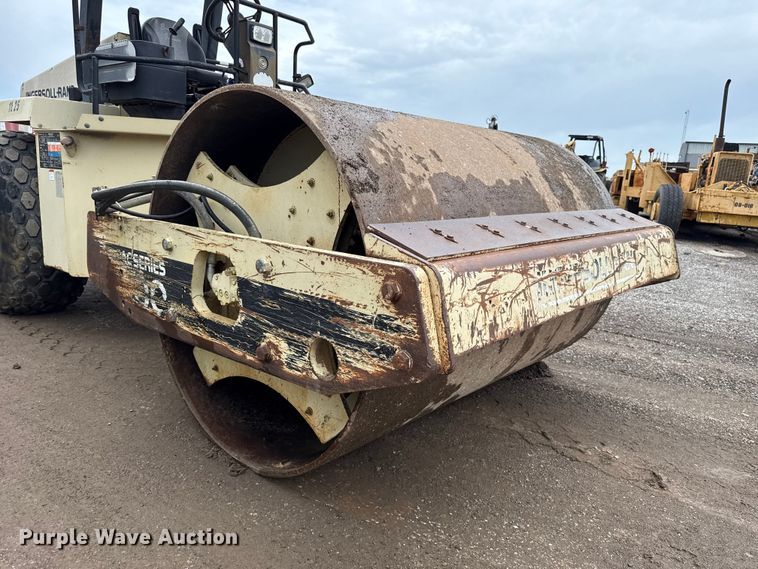 image for item ET6275 1999 Ingersoll Rand SD100D single drum vibratory roller