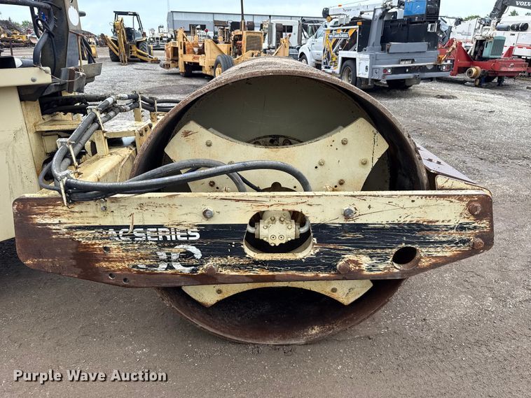 image for item ET6275 1999 Ingersoll Rand SD100D single drum vibratory roller