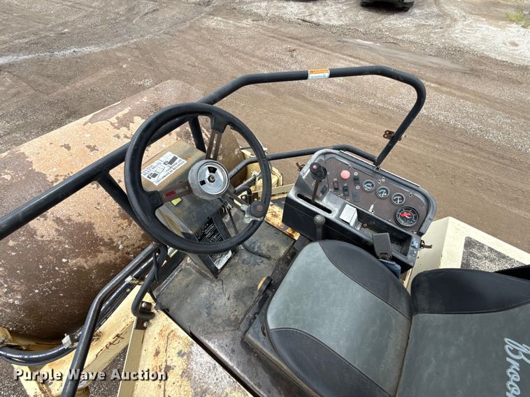 image for item ET6275 1999 Ingersoll Rand SD100D single drum vibratory roller
