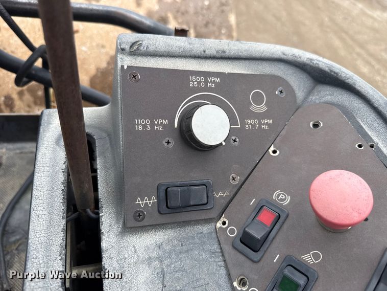 image for item ET6275 1999 Ingersoll Rand SD100D single drum vibratory roller