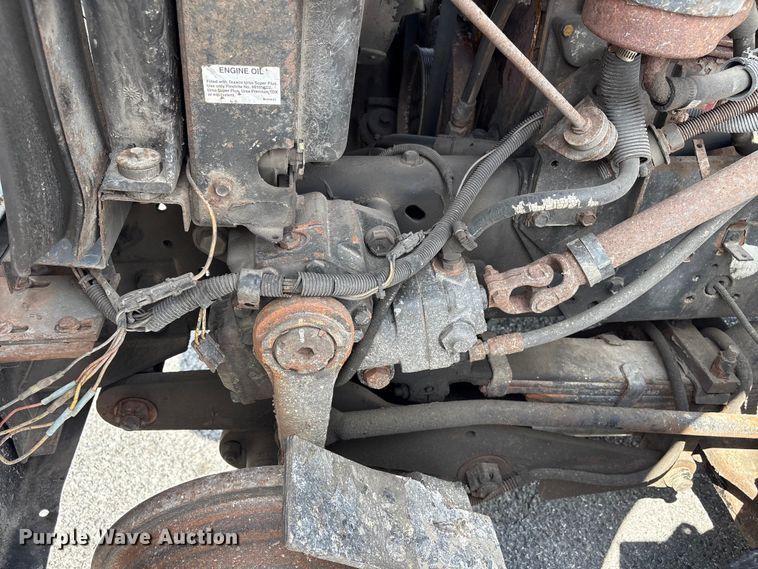 image for item ET8658 1999 International 2674 vacuum truck