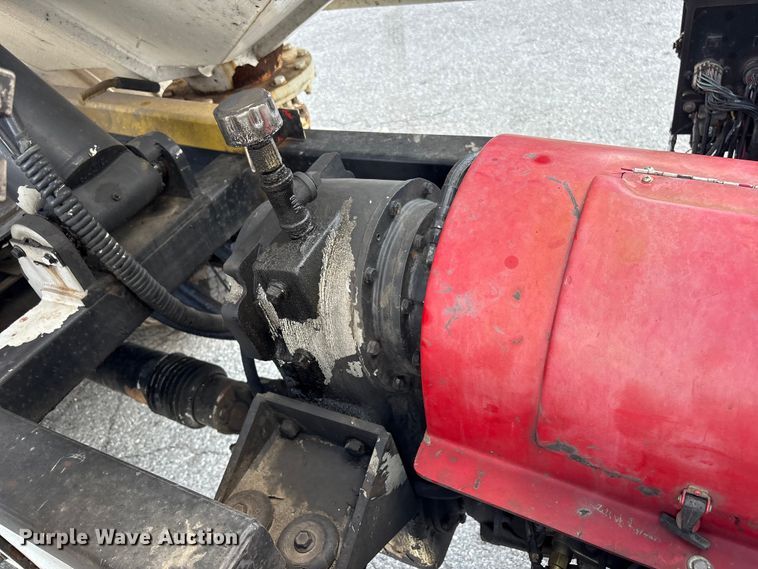 image for item ET8658 1999 International 2674 vacuum truck