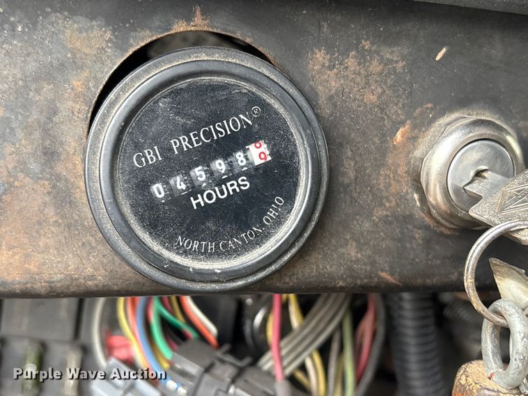 image for item ET8658 1999 International 2674 vacuum truck