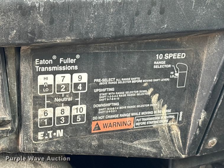 image for item ET8660 2000 International 2674 vacuum truck