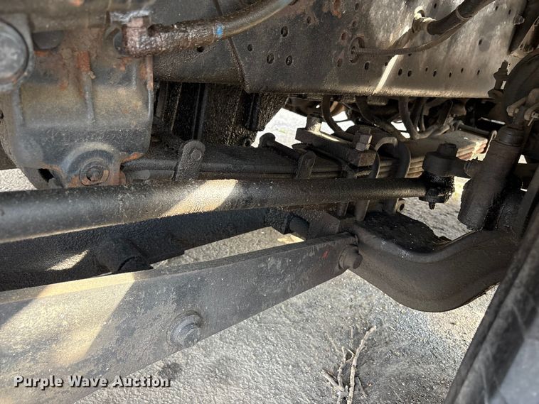 image for item ET8660 2000 International 2674 vacuum truck