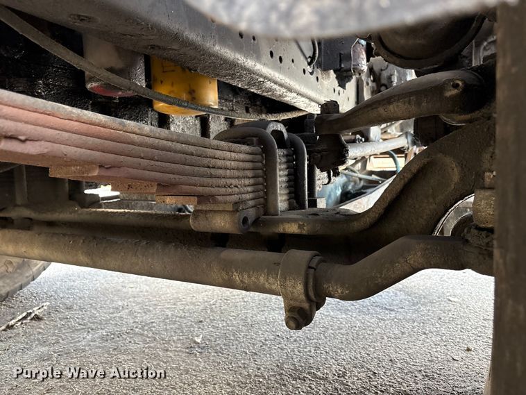 image for item ET8660 2000 International 2674 vacuum truck