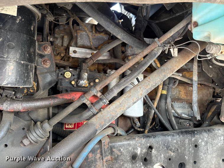 image for item ET8660 2000 International 2674 vacuum truck