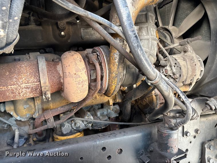 image for item ET8660 2000 International 2674 vacuum truck