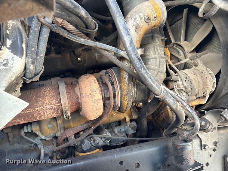 image for item ET8660 2000 International 2674 vacuum truck