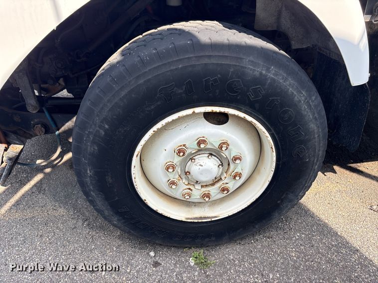 image for item ET8660 2000 International 2674 vacuum truck