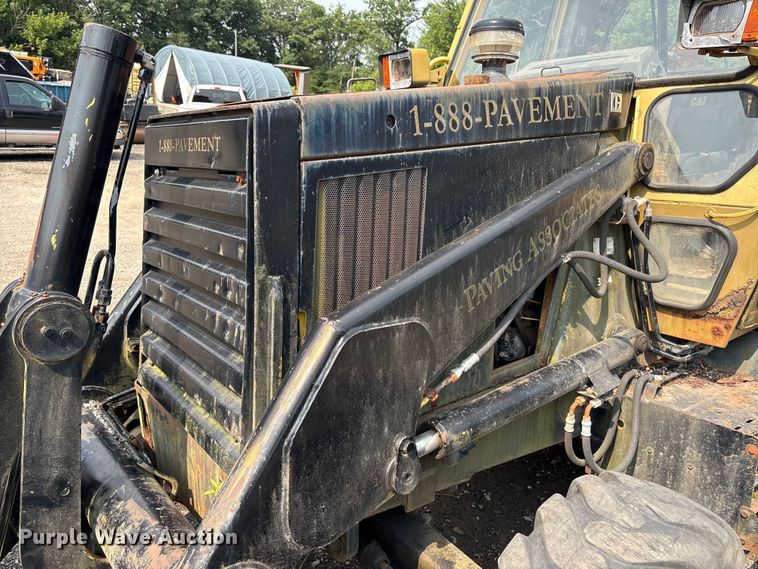 image for item ET8662 1989 Caterpillar 428 backhoe