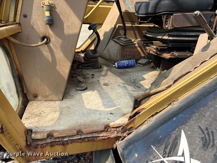 image for item ET8662 1989 Caterpillar 428 backhoe