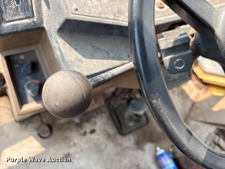 image for item ET8662 1989 Caterpillar 428 backhoe