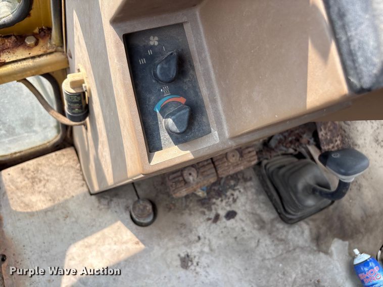 image for item ET8662 1989 Caterpillar 428 backhoe