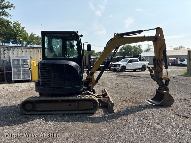 image for item ET8664 2013 Caterpillar 304E mini excavator