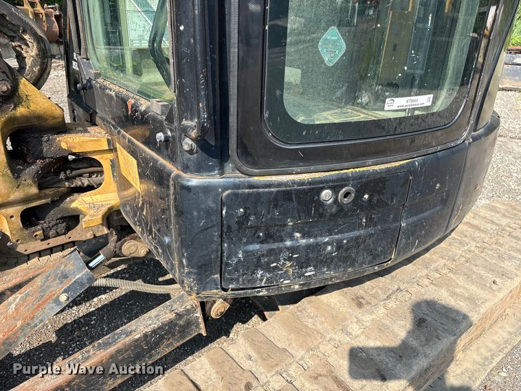 image for item ET8664 2013 Caterpillar 304E mini excavator