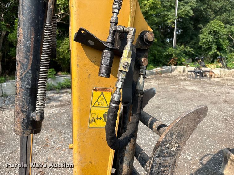 image for item ET8664 2013 Caterpillar 304E mini excavator