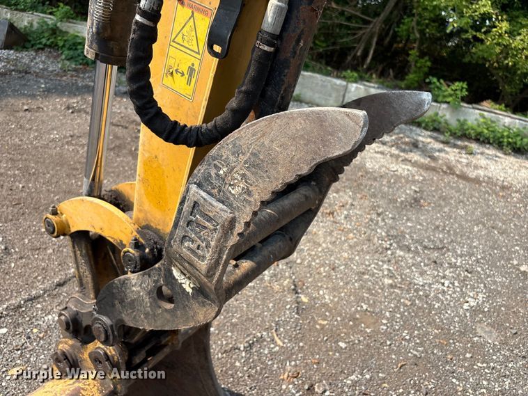 image for item ET8664 2013 Caterpillar 304E mini excavator