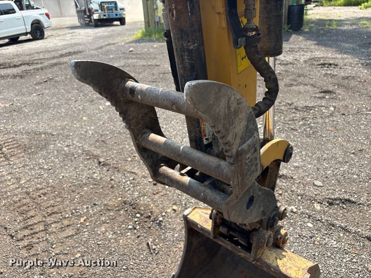 image for item ET8664 2013 Caterpillar 304E mini excavator