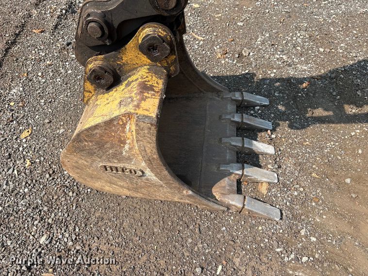 image for item ET8664 2013 Caterpillar 304E mini excavator