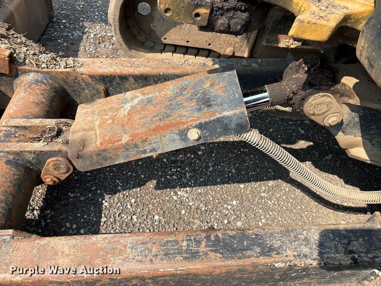 image for item ET8664 2013 Caterpillar 304E mini excavator