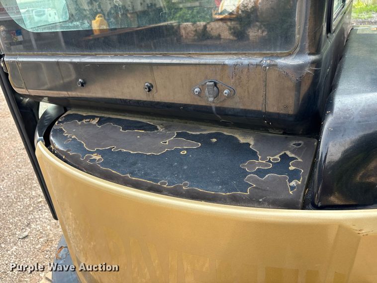 image for item ET8664 2013 Caterpillar 304E mini excavator