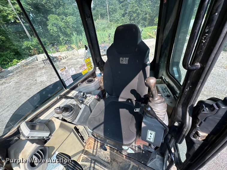 image for item ET8664 2013 Caterpillar 304E mini excavator
