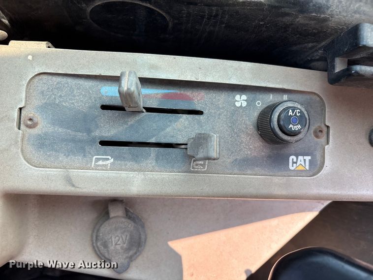 image for item ET8664 2013 Caterpillar 304E mini excavator