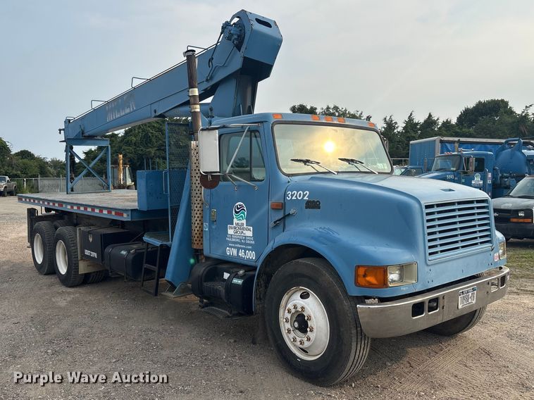 image for item ET8666 1997 International F-4900 crane truck