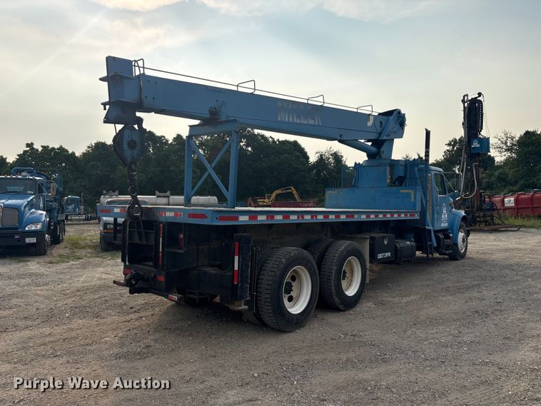 image for item ET8666 1997 International F-4900 crane truck