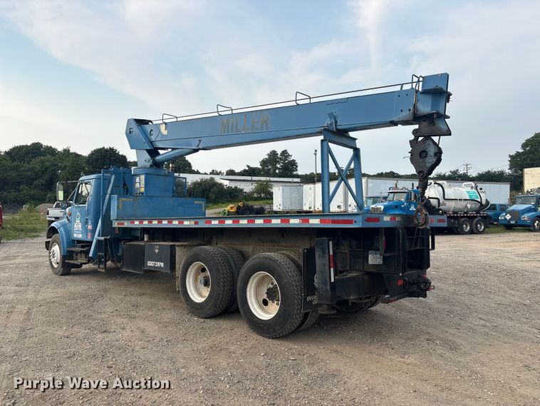 image for item ET8666 1997 International F-4900 crane truck